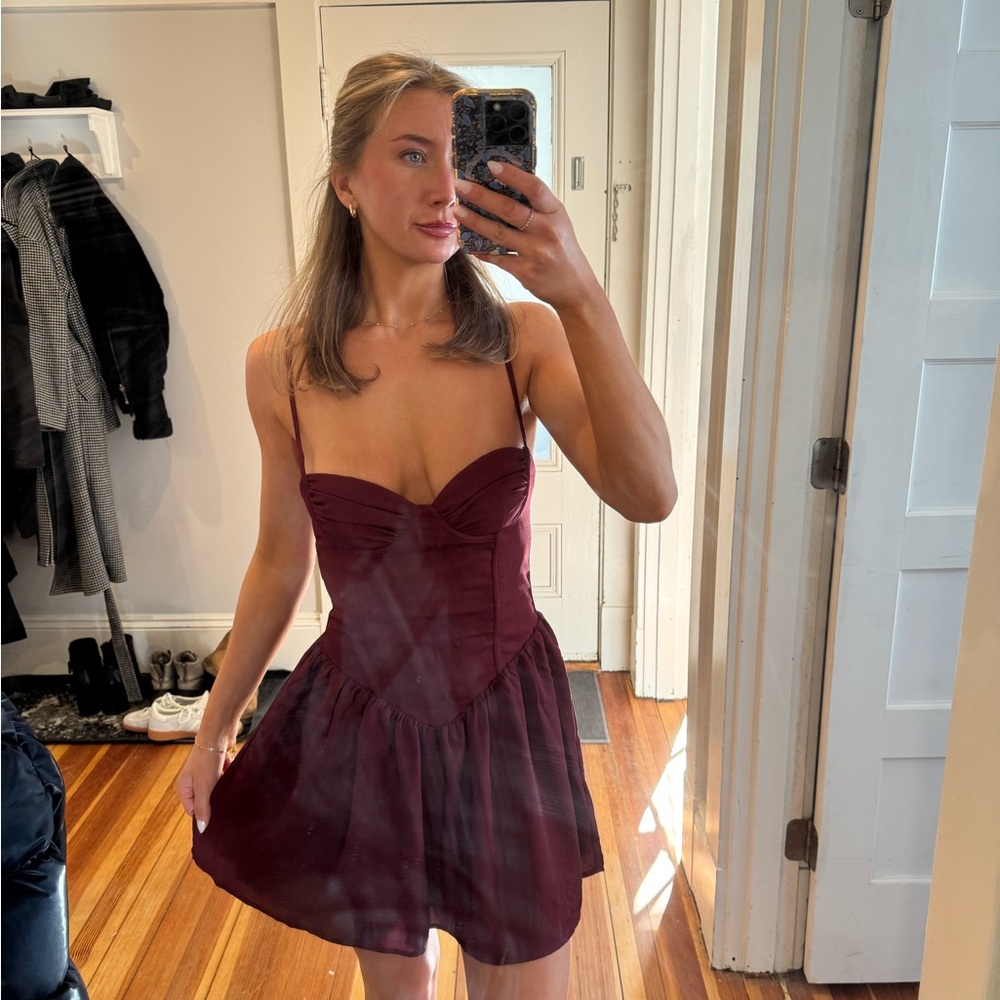 White Fox Boutique Wine Strapless Sweetheart Mini Dress